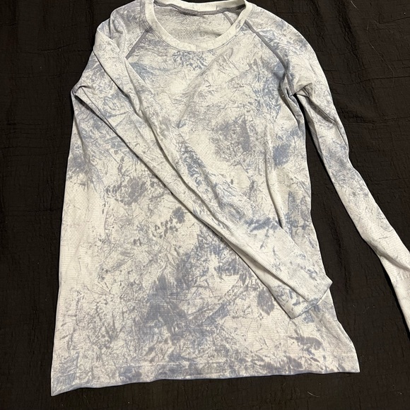 lululemon athletica Tops - Lululemon swiftly tech long sleeve tye dye shirt. Full length. Perfect condition